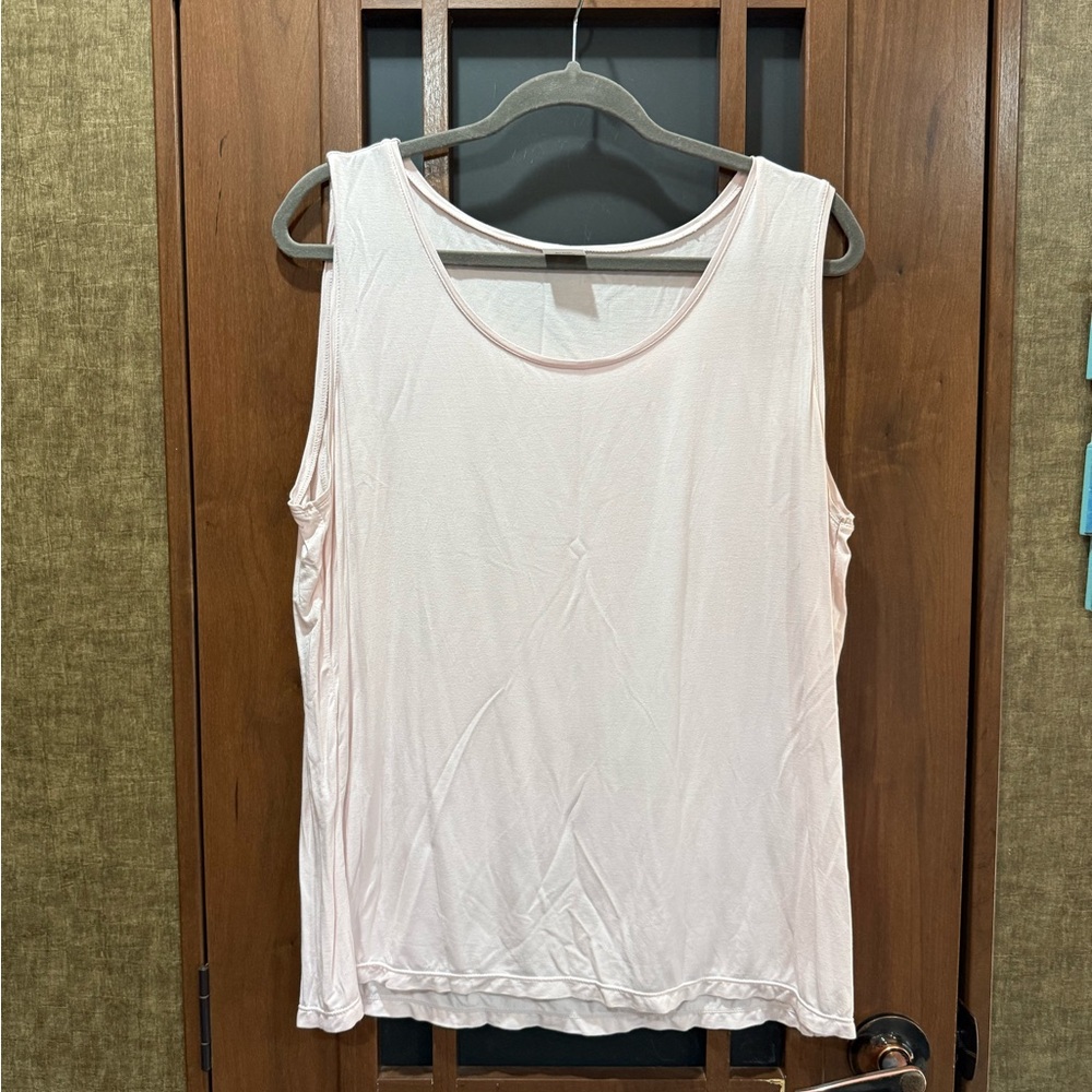 Ripskirt Hawaii Light Pink Simple Tank NWOT